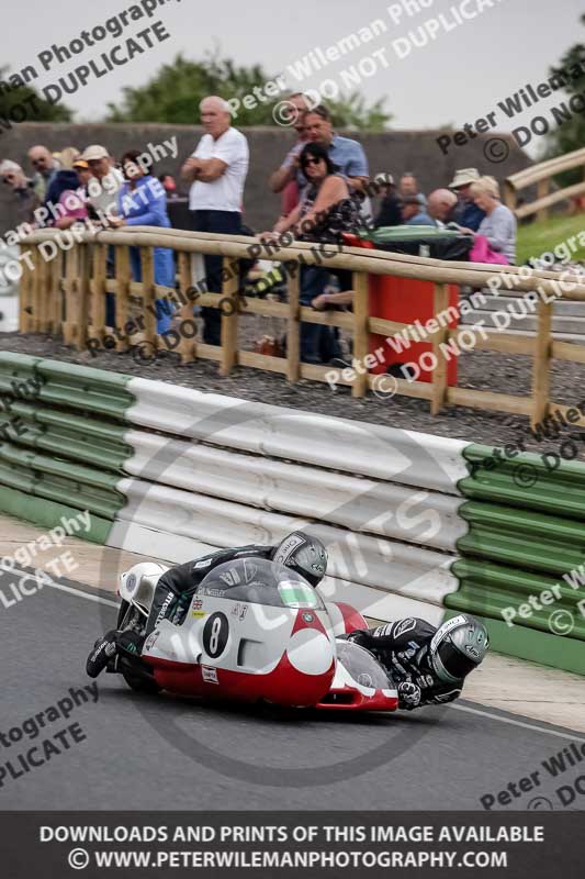Vintage motorcycle club;eventdigitalimages;mallory park;mallory park trackday photographs;no limits trackdays;peter wileman photography;trackday digital images;trackday photos;vmcc festival 1000 bikes photographs
